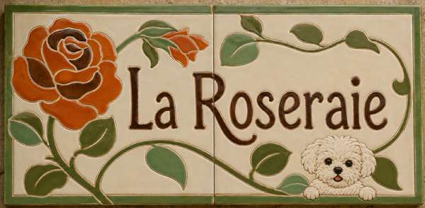 Nom de maison La Roseraie en deux carreaux